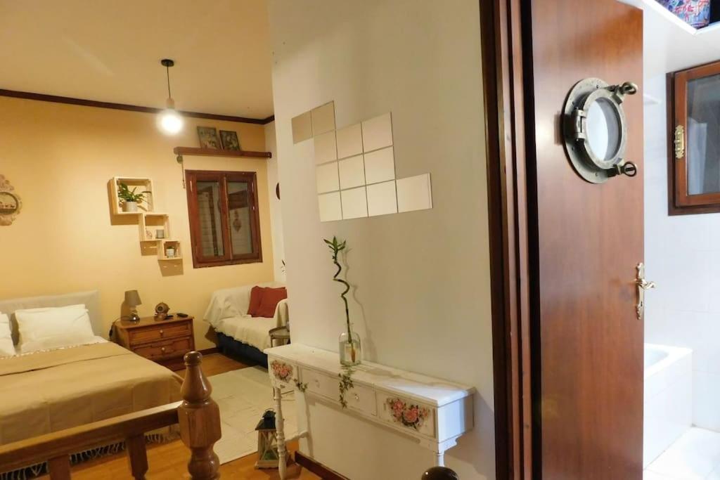 阿纳维索斯Marco Polo'S Mooring Cozy Navy House公寓 外观 照片